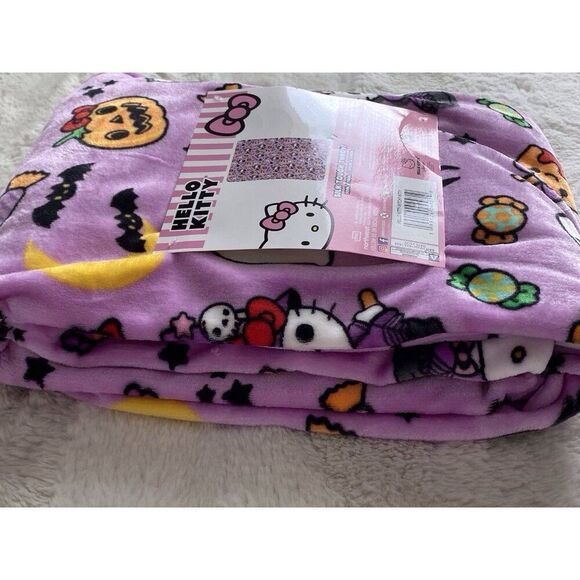 Hello Kitty Halloween Witchy Kitty 50 x 70" Purple Throw Blanket Ghost Bats NEW - Picture 6 of 13